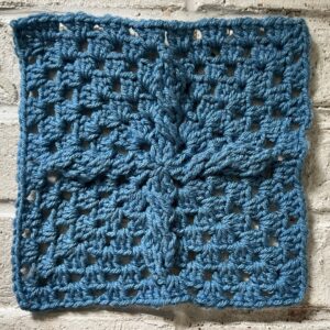 How to Crochet the Cabled Granny Square |  FREE Crochet Pattern