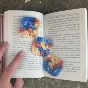 Granny Lattice Bookmark – FREE Crochet Pattern