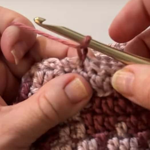 crab stitch reverse single crochet tutorial - step 1