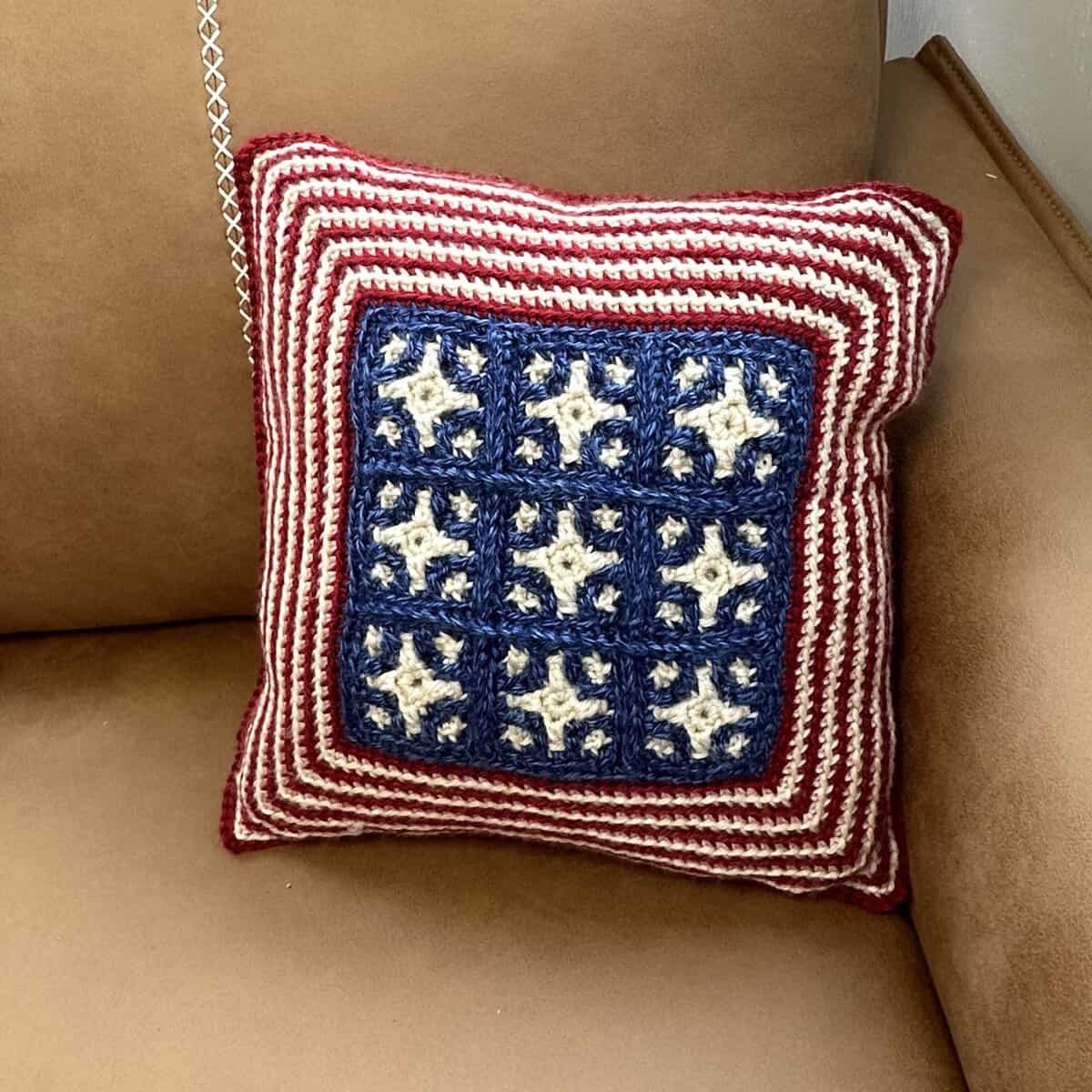 4th of July Mosaic Crochet pillow - Free Pattern - Juniper and Oakes